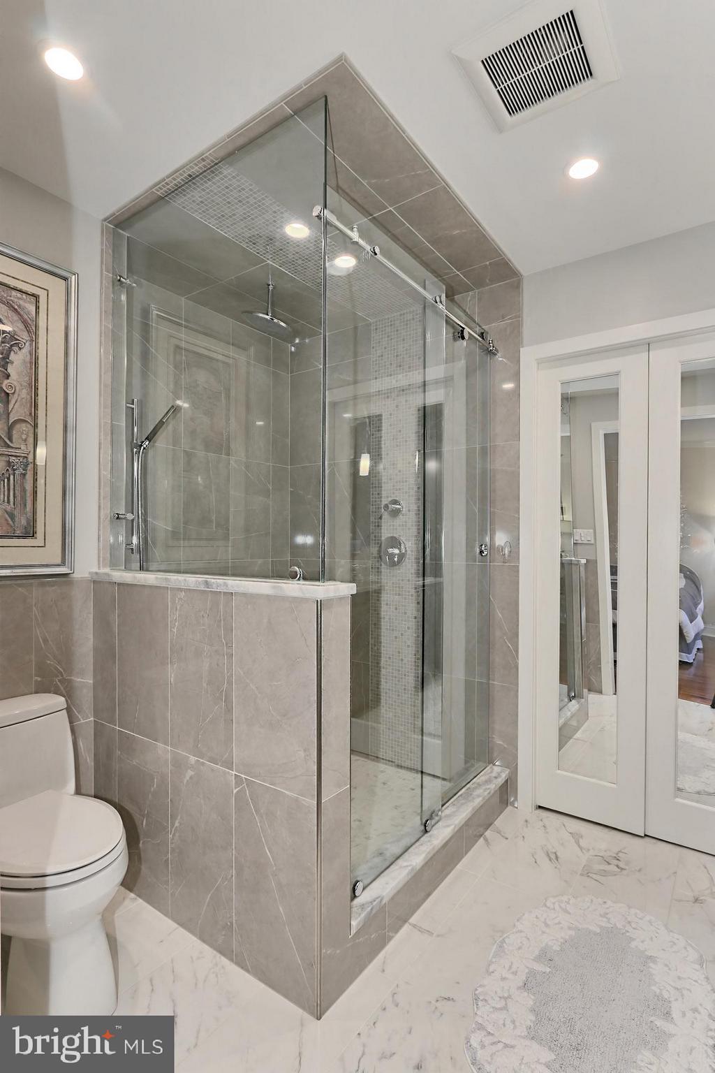 2078 Golf Course Drive Reston, VA 20191 - Photo 20 of 42 Master Bath