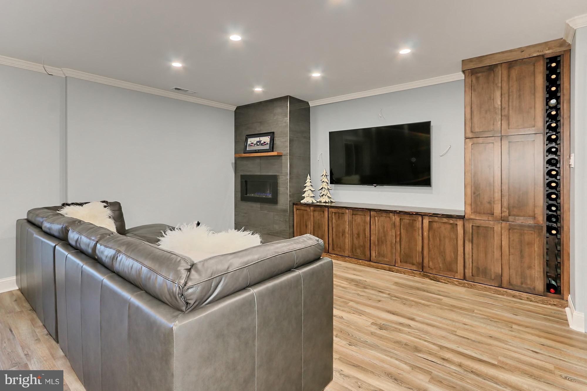 2078 Golf Course Drive Reston, VA 20191 - Photo 27 of 42 Family Room