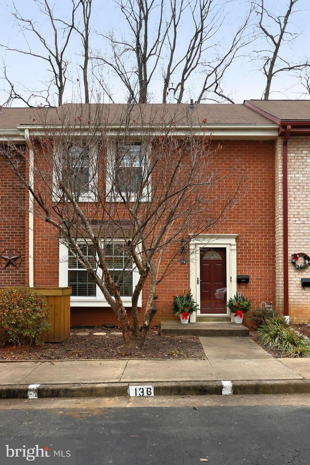 2078 Golf Course Drive Reston, VA 20191 - Photo 42 of 42 Front