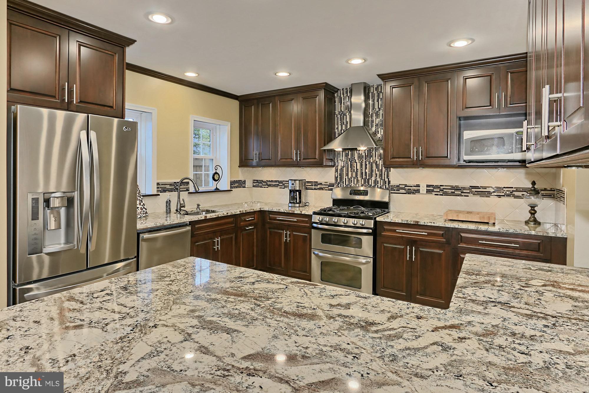 2078 Golf Course Drive Reston, VA 20191 - Photo 10 of 42 Kitchen