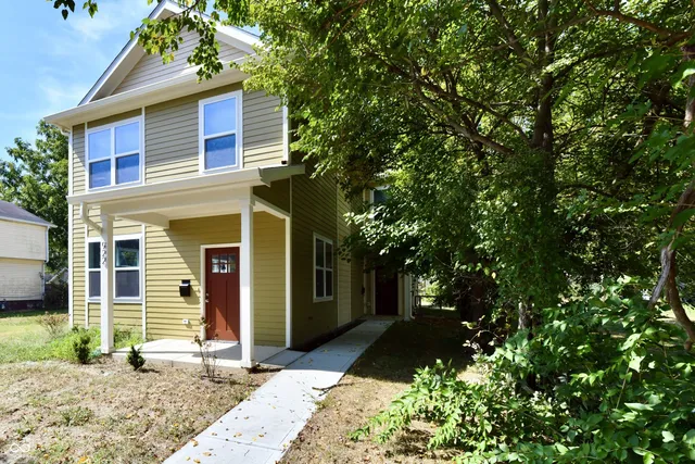$179,900 | 922 North Oakland Avenue, Indianapolis, IN 46201