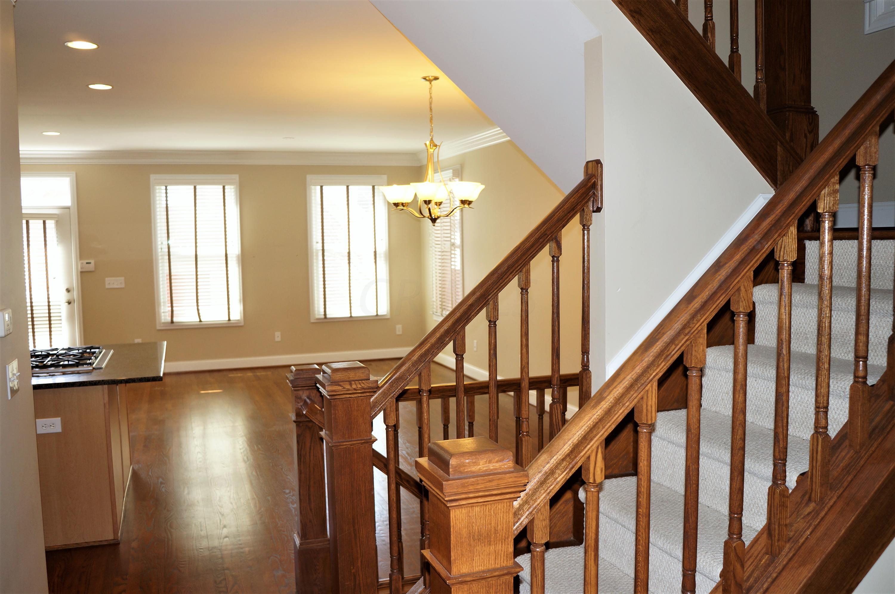 1013 Perry Street Columbus, OH 43201 - Photo 11 of 52