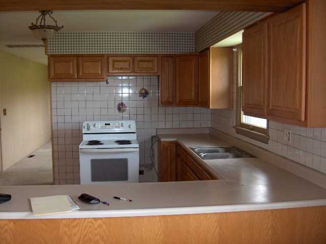 2732 South Tecumseh Road Springfield, OH 45502 - Photo 4 of 5