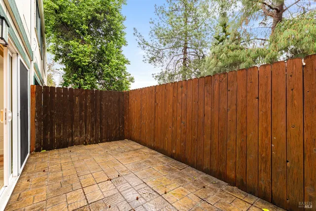 $395,000 | 299 Shasta Drive, Unit 14, Vacaville, CA 95687