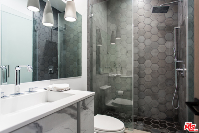 627 Indiana Avenue, Unit 1/2 Venice, CA 90291 - Photo 10 of 19