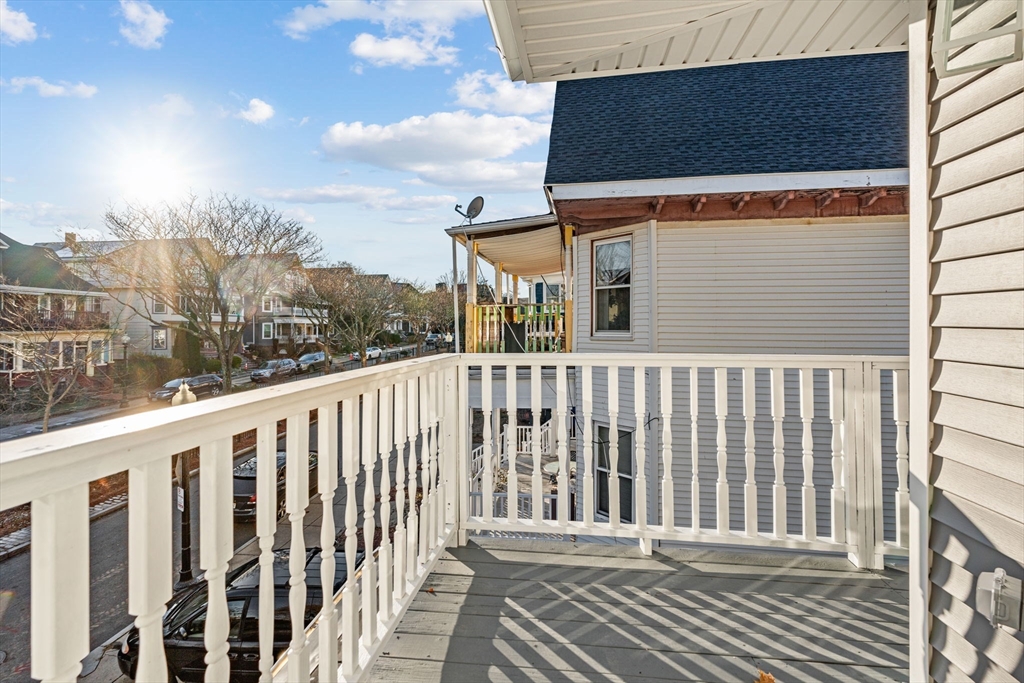 36 Elm Hill Park, Unit 1F Boston, MA 02121 - Photo 16 of 23 a view of a balcony
