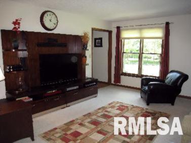 2830 Cabot Road Quincy, IL 62301 - Photo 4 of 6 Gallery Image 4