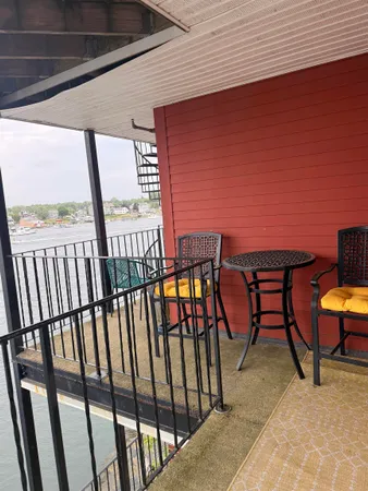 $3,500 | 111 Bow Street, Unit 4, Portsmouth, NH 03801