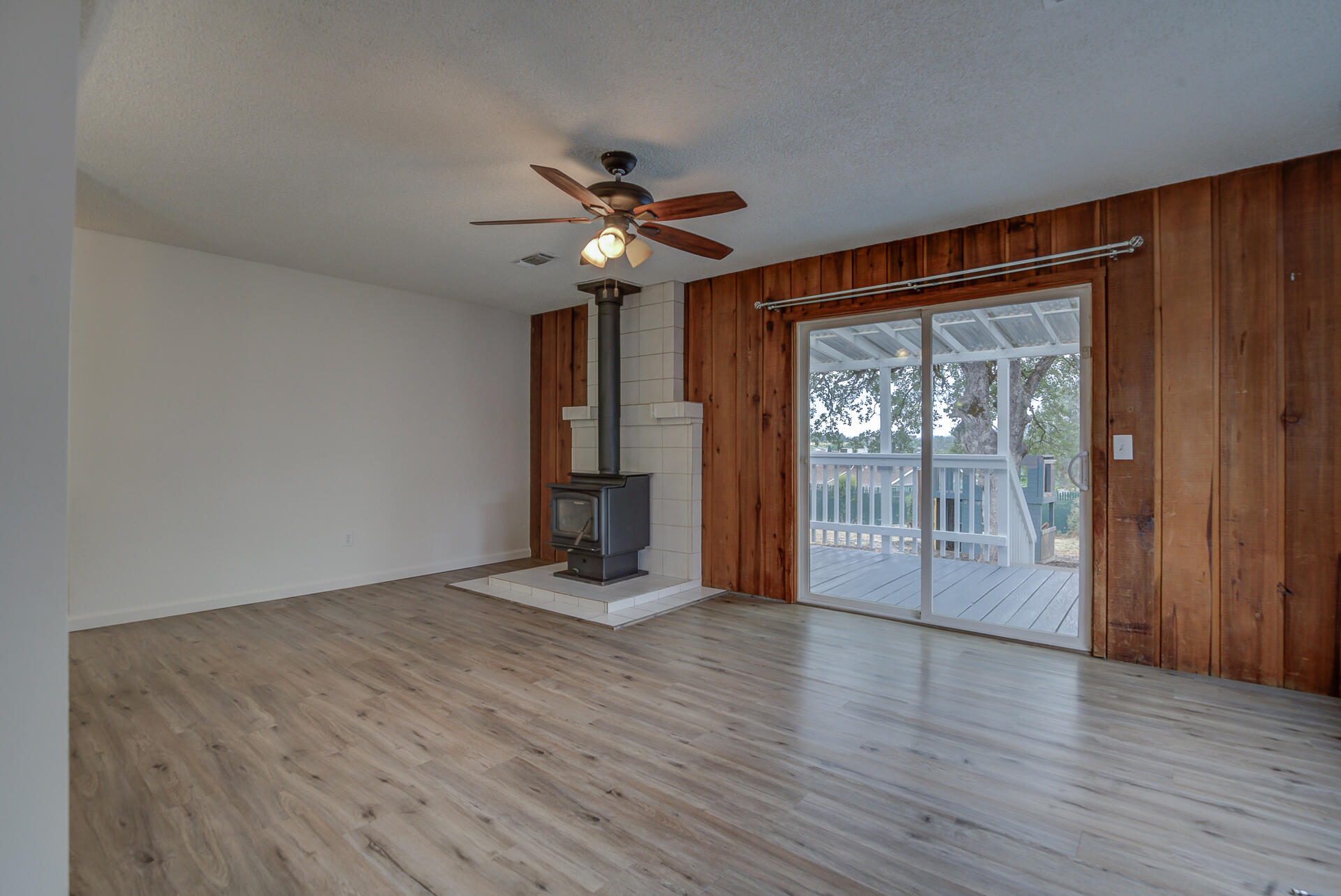 576 Ridge Road Redding, CA 96003 - Photo 12 of 32 Ridge-7