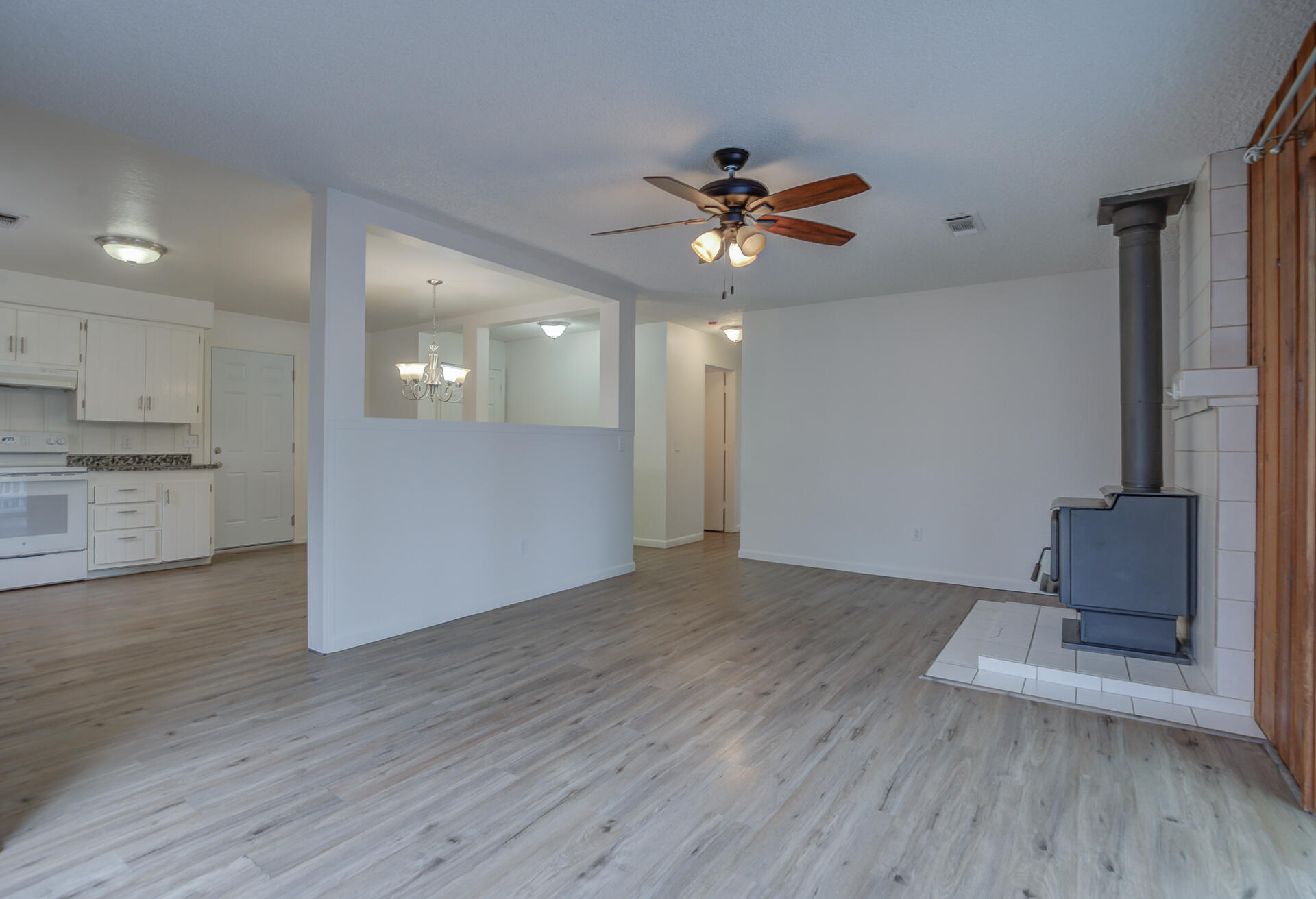 576 Ridge Road Redding, CA 96003 - Photo 14 of 32 Ridge-9