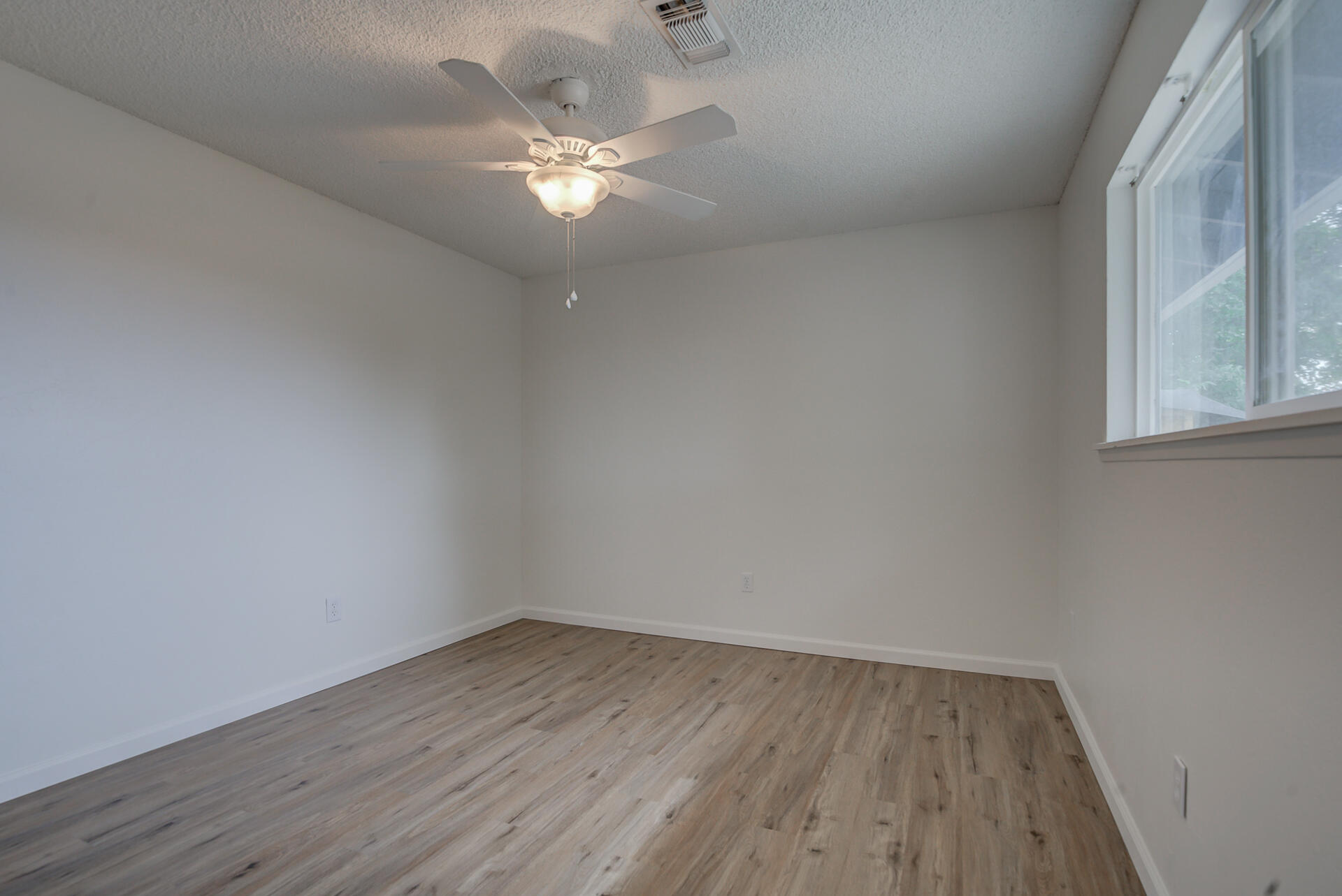 576 Ridge Road Redding, CA 96003 - Photo 22 of 32 Ridge-17