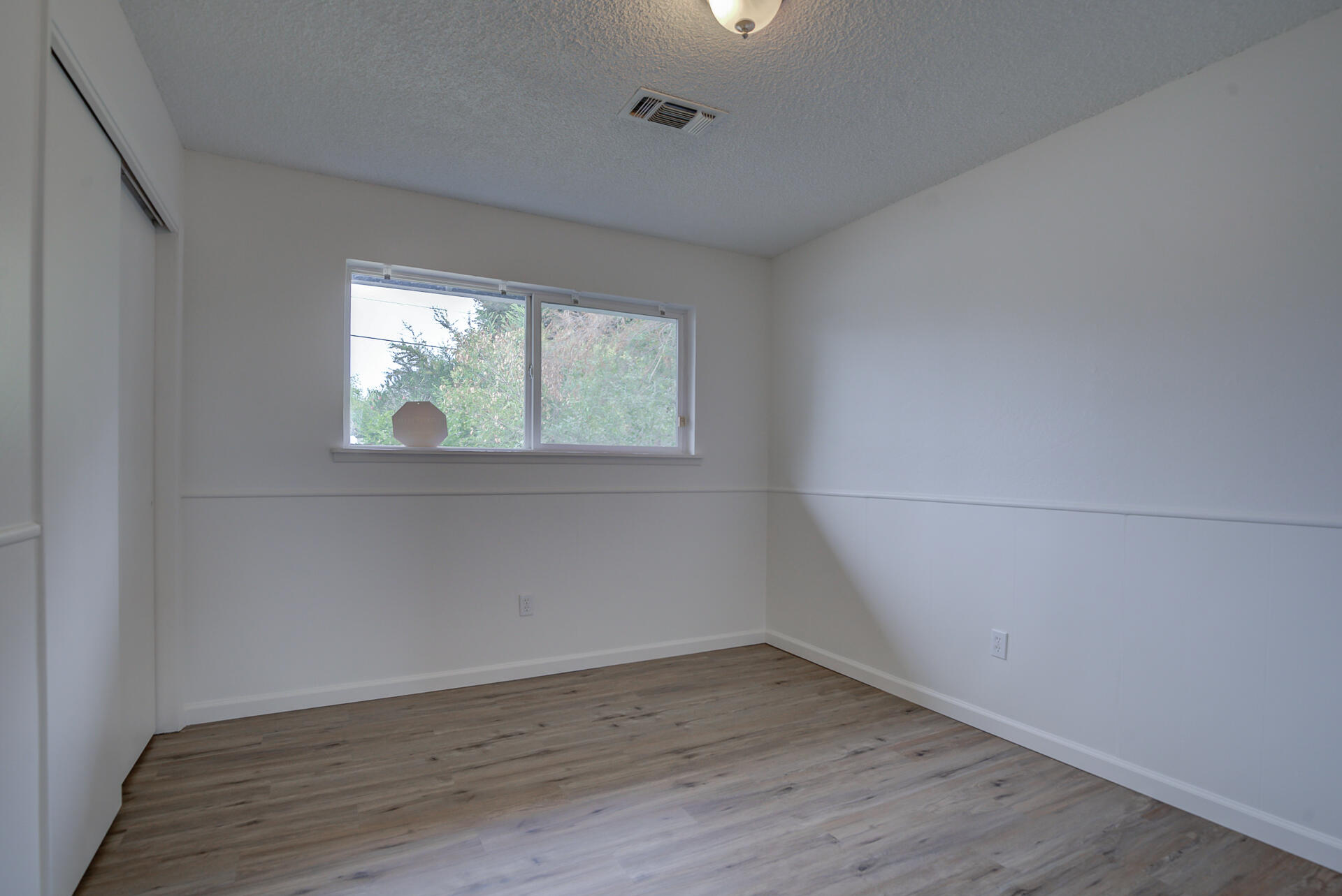 576 Ridge Road Redding, CA 96003 - Photo 25 of 32 Ridge-20