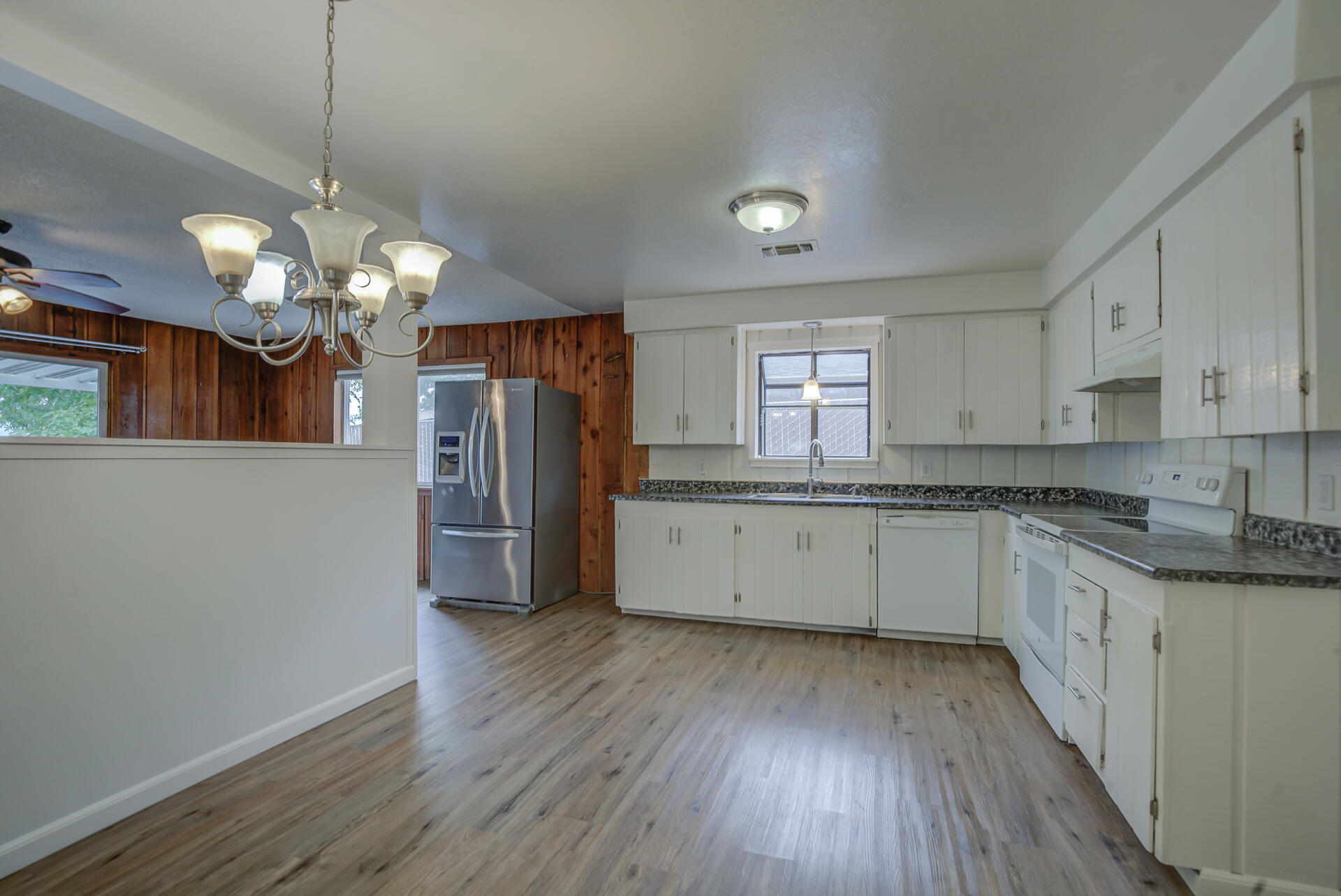 576 Ridge Road Redding, CA 96003 - Photo 8 of 32 Ridge-3