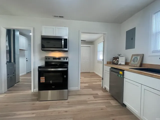 $240,000 | 723 North Cherry Street, Hartford City, IN 47348