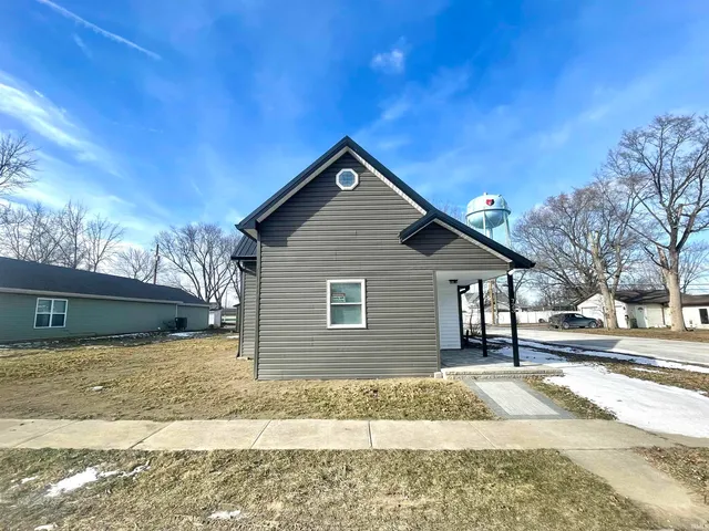 $240,000 | 723 North Cherry Street, Hartford City, IN 47348