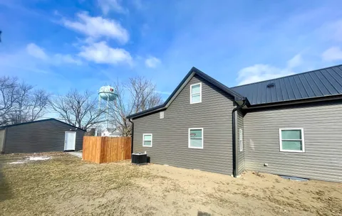 $240,000 | 723 North Cherry Street, Hartford City, IN 47348