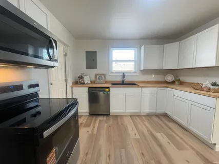 $240,000 | 723 North Cherry Street, Hartford City, IN 47348