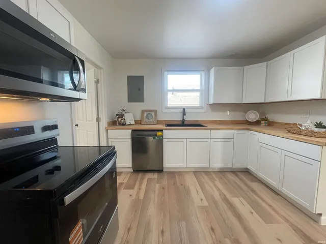 $240,000 | 723 North Cherry Street, Hartford City, IN 47348