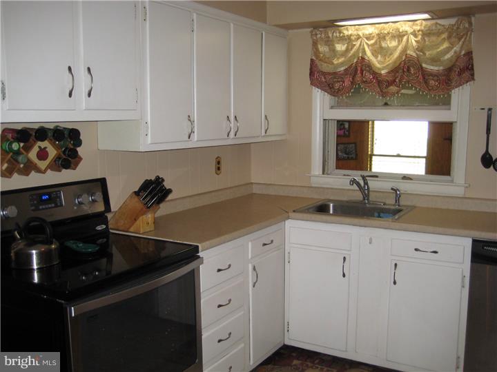 734 Mearns Road Warminster, PA 18974 - Photo 8 of 23 Gallery Image 8