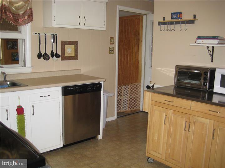 734 Mearns Road Warminster, PA 18974 - Photo 9 of 23 Gallery Image 9