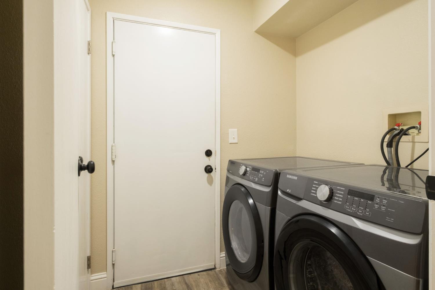 2811 East Westfall Road Mariposa, CA 95338 - Photo 16 of 25 a utility room with dryer and washer