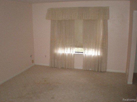 1940 River Road St. Clair, MI 48079 - Photo 4 of 9 zz-mfsopt-P1230050.jpg