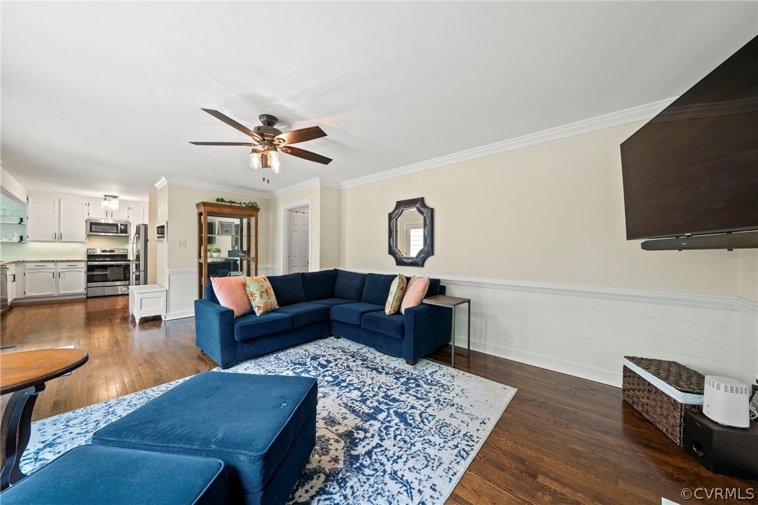 12516 Cutler Ridge Drive Henrico, VA 23233 - Photo 13 of 34 a living room with furniture and a flat screen tv