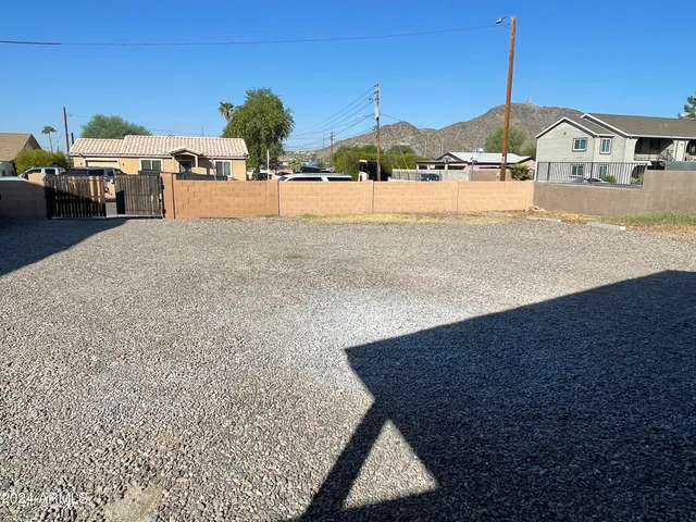 $2,250 | 9609 North 13th Street, Unit 2, Phoenix, AZ 85020