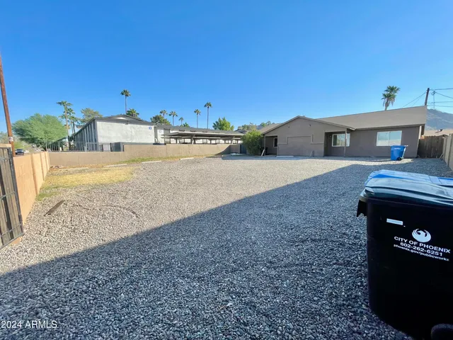 $2,250 | 9609 North 13th Street, Unit 2, Phoenix, AZ 85020