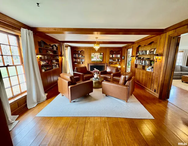 $465,000 | 345 Park Ln Drive, Galesburg, IL 61401