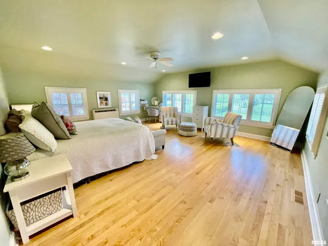 $465,000 | 345 Park Ln Drive, Galesburg, IL 61401