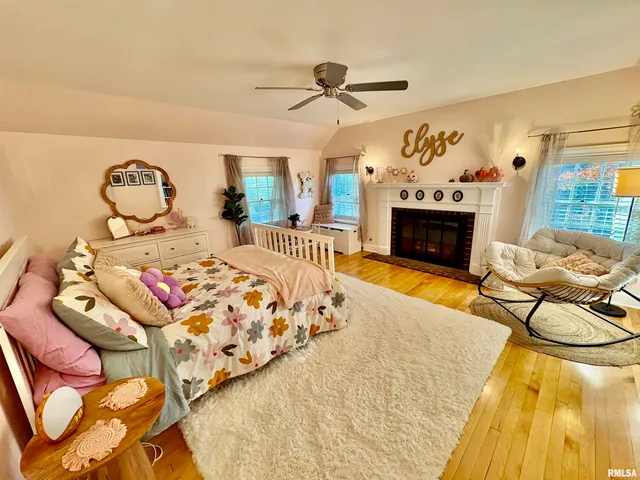 $465,000 | 345 Park Ln Drive, Galesburg, IL 61401