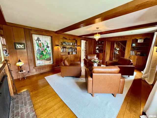 $465,000 | 345 Park Ln Drive, Galesburg, IL 61401