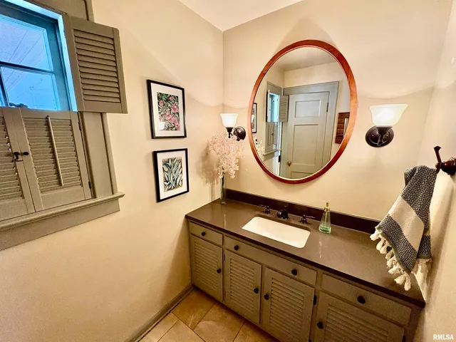 $465,000 | 345 Park Ln Drive, Galesburg, IL 61401