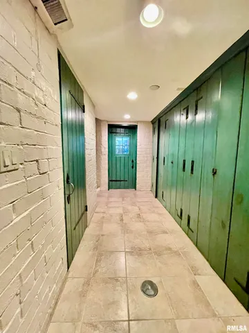 $465,000 | 345 Park Ln Drive, Galesburg, IL 61401