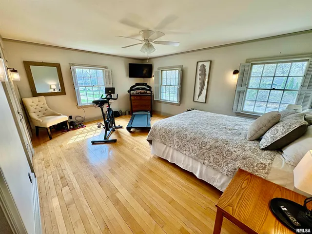 $465,000 | 345 Park Ln Drive, Galesburg, IL 61401