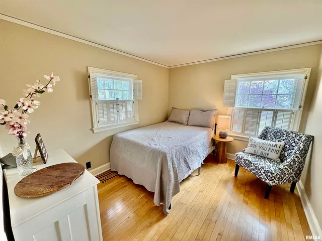 $465,000 | 345 Park Ln Drive, Galesburg, IL 61401