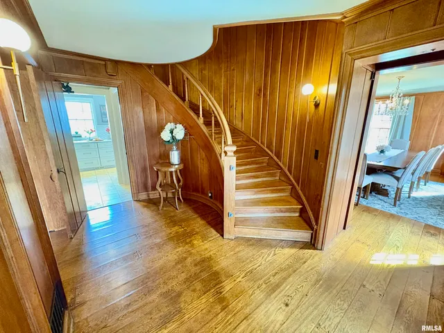 $465,000 | 345 Park Ln Drive, Galesburg, IL 61401