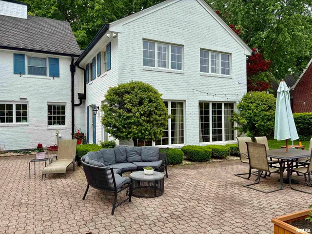 $465,000 | 345 Park Ln Drive, Galesburg, IL 61401