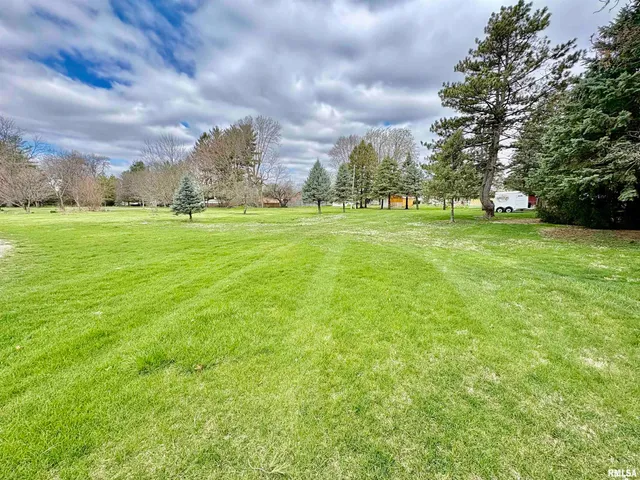 $465,000 | 345 Park Ln Drive, Galesburg, IL 61401