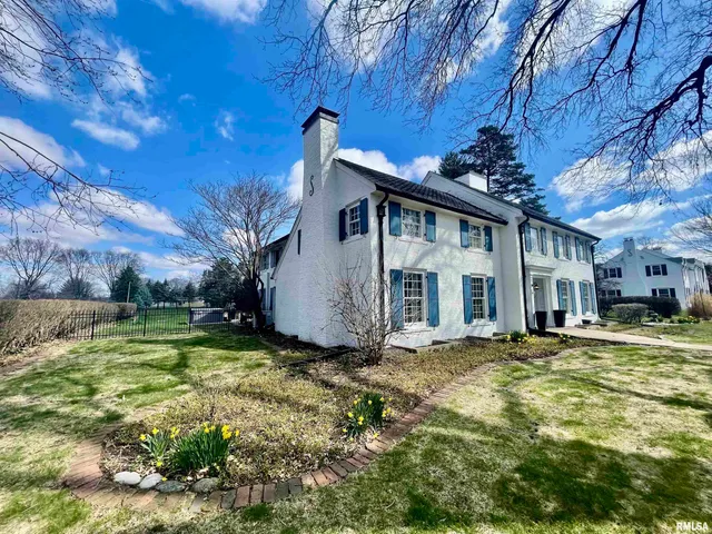 $465,000 | 345 Park Ln Drive, Galesburg, IL 61401