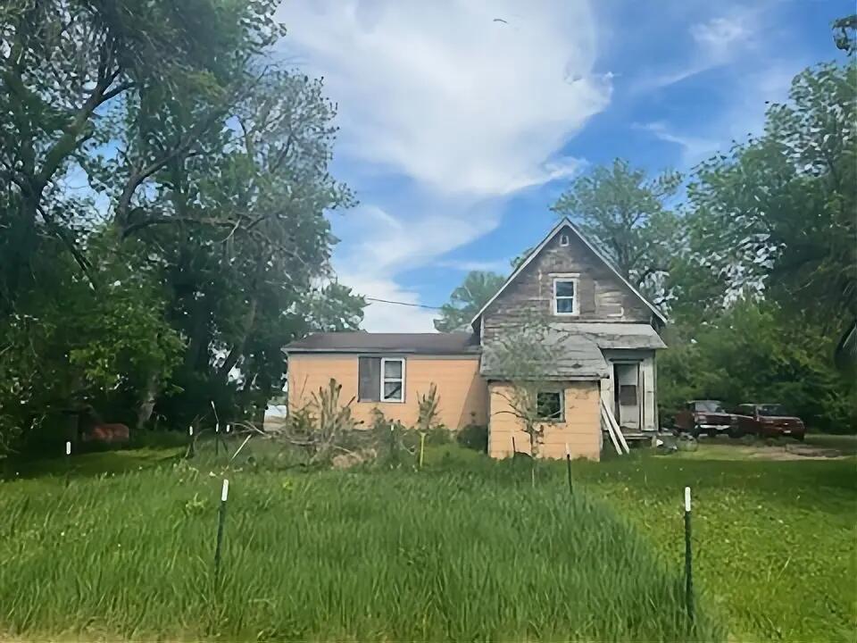 523 Center Street Clinton, MN 56225 - Photo 3 of 7