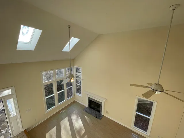 a view of a livingroom with furniture