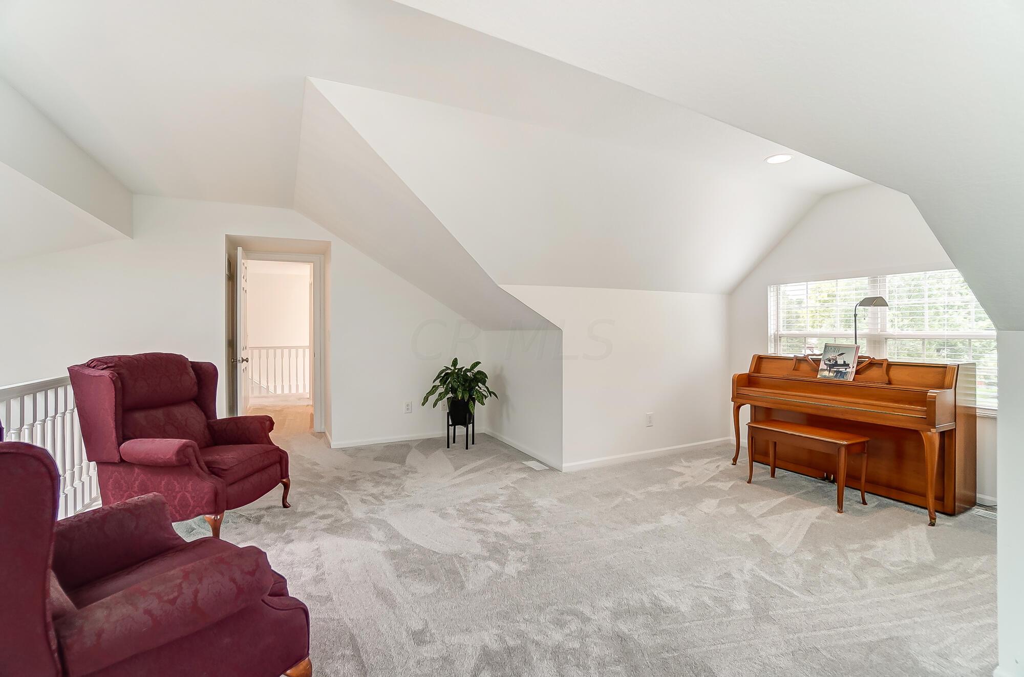 5674 Steward Road Galena, OH 43021 - Photo 45 of 82 Loft area