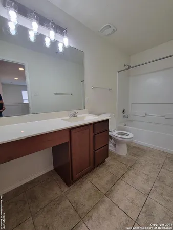 $1,900 | 105 Hinge Chase, Cibolo, TX 78108