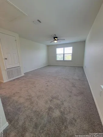 $1,900 | 105 Hinge Chase, Cibolo, TX 78108