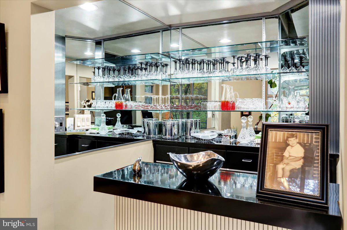 14 Pine Ridge Lane Reading, PA 19607 - Photo 10 of 66 Bar