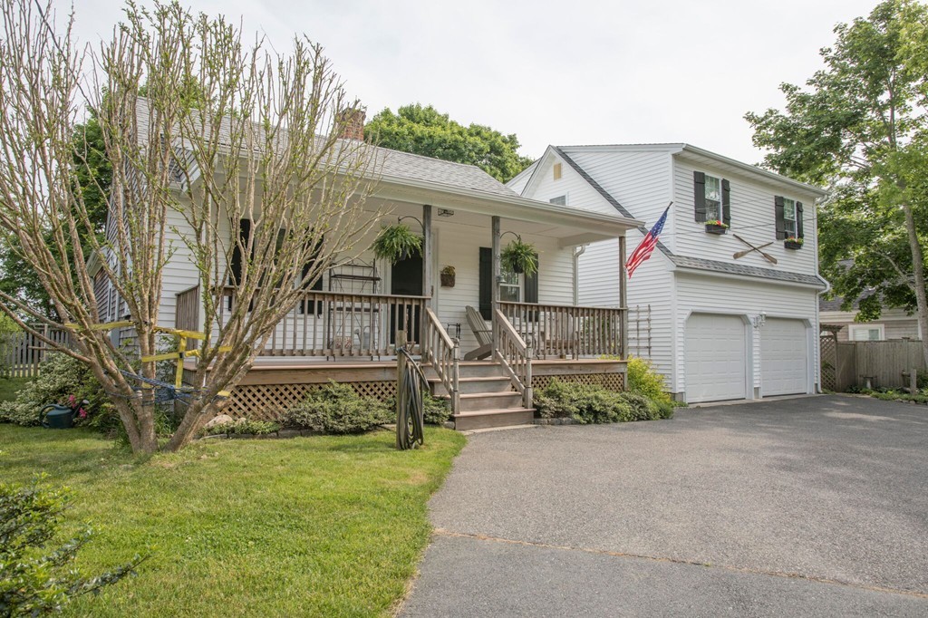 19 Acushnet Road Mattapoisett, MA 02739 - Photo 1 of 30 Gallery Image 1