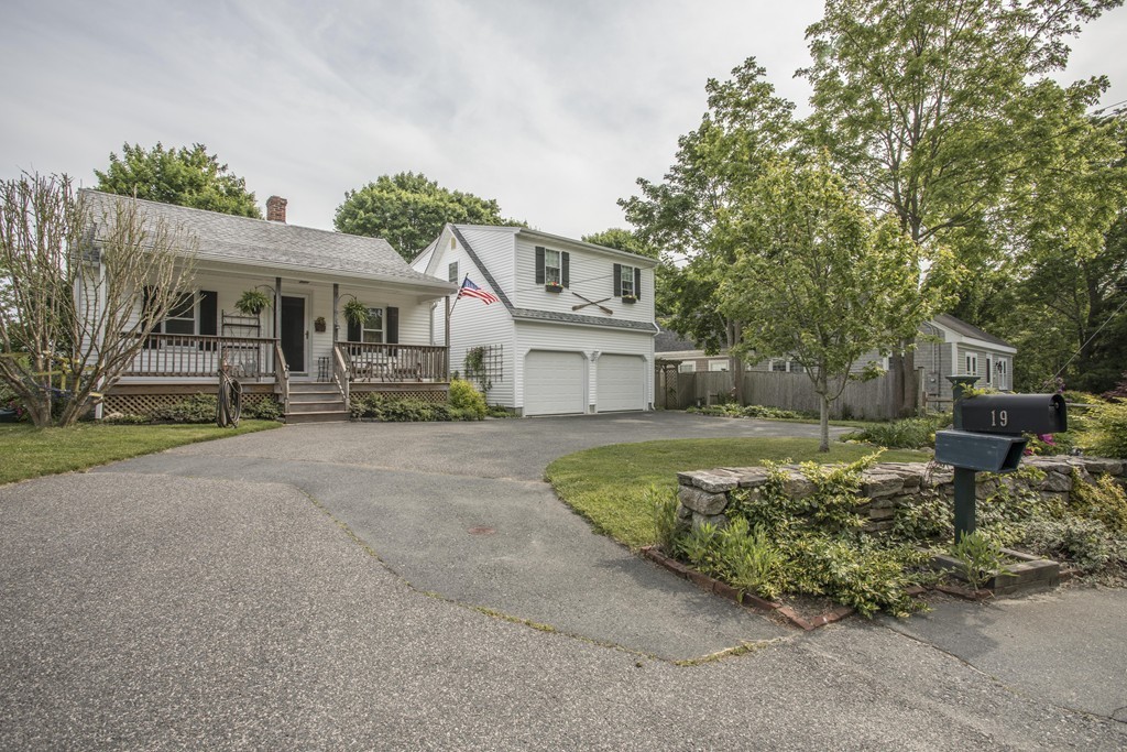 19 Acushnet Road Mattapoisett, MA 02739 - Photo 2 of 30 Gallery Image 2