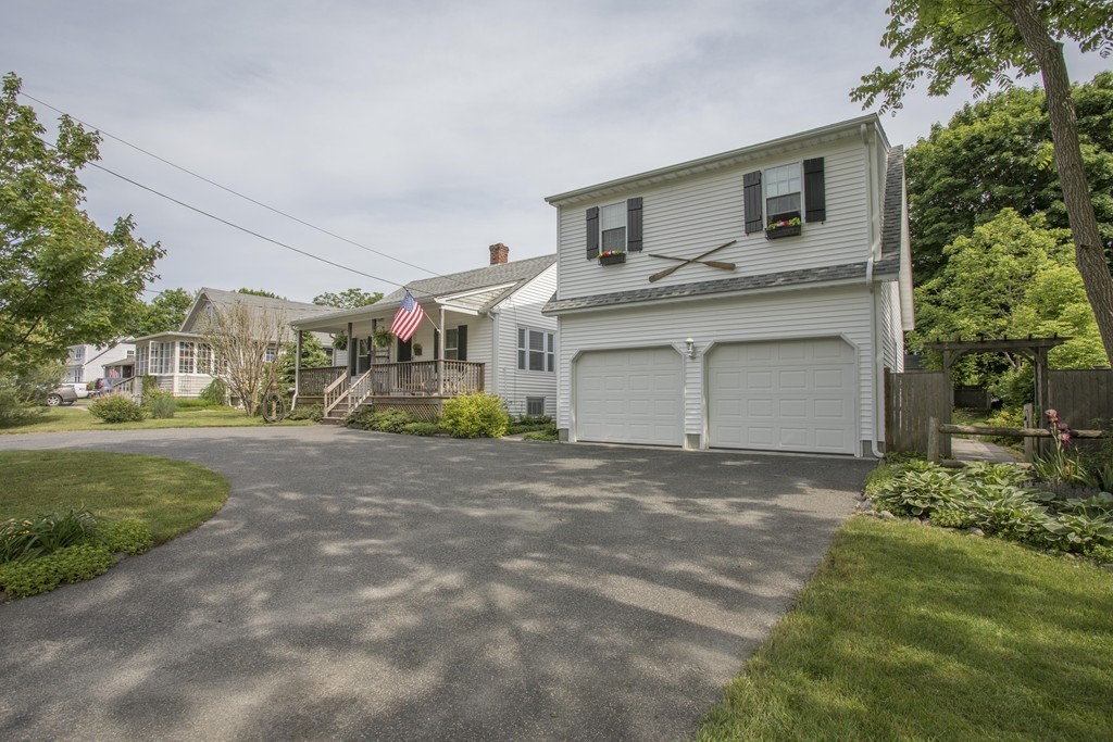 19 Acushnet Road Mattapoisett, MA 02739 - Photo 3 of 30 Gallery Image 3